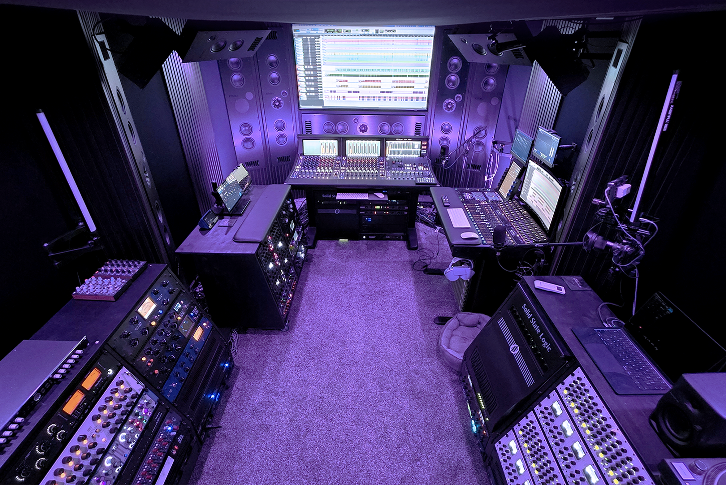 Audio-Animals-Studio-B-Gallery-Nov-2025-1