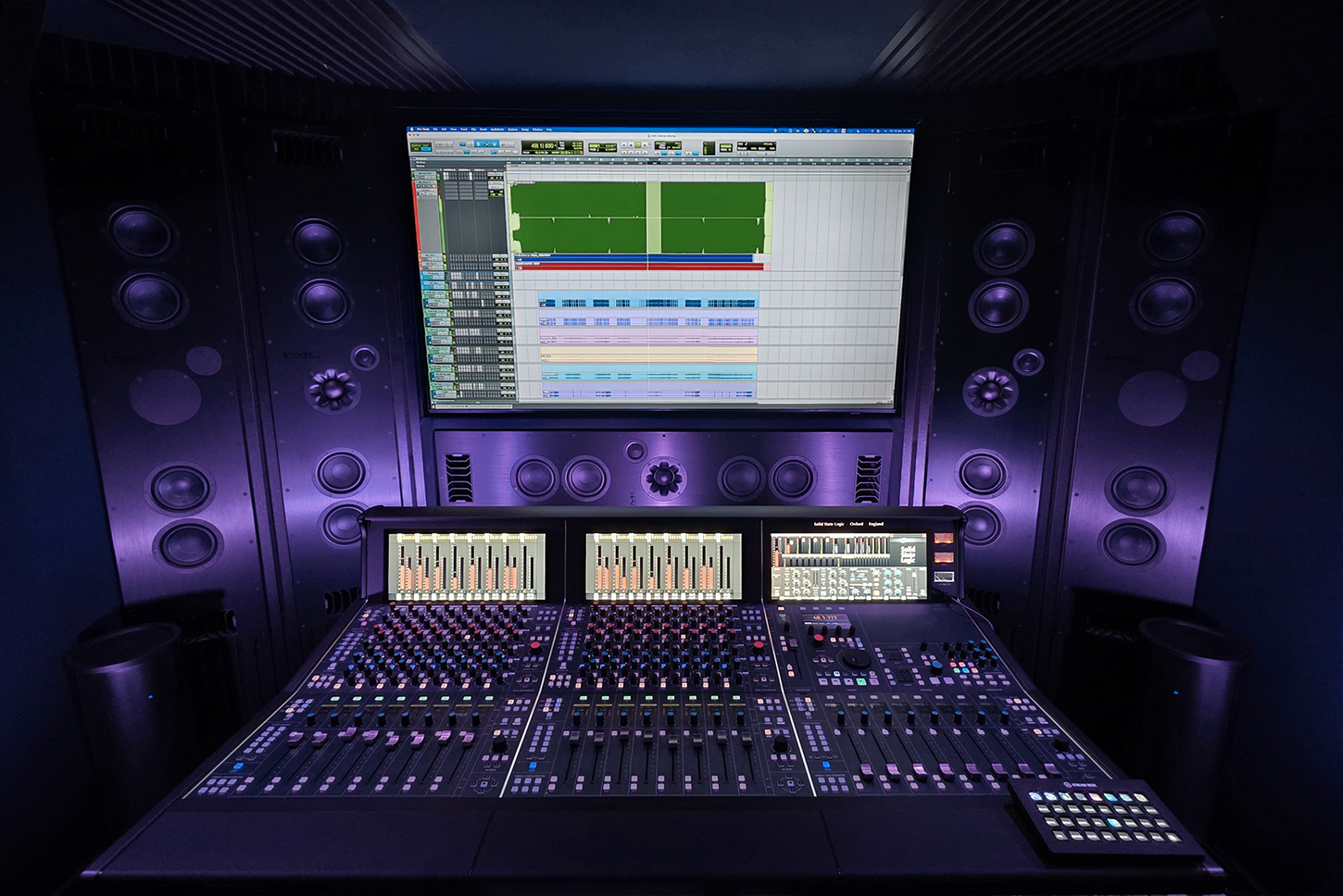 Audio-Animals-Studio-B-Gallery-Nov-2025-5